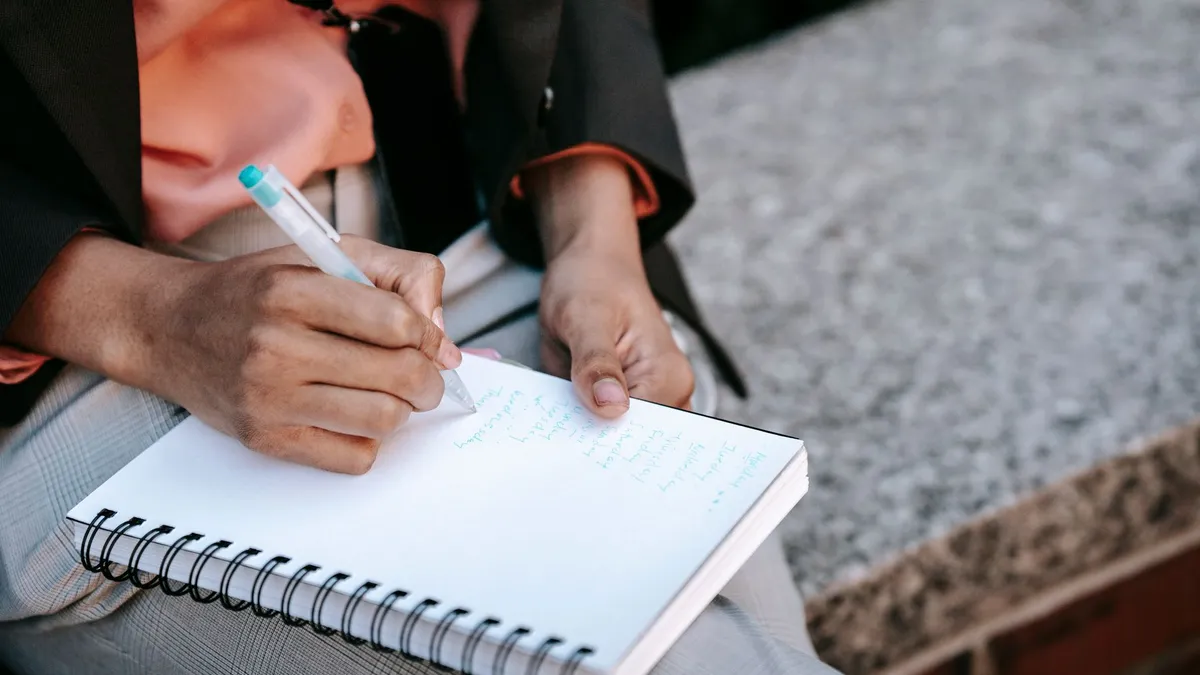 Prénoms de fille 2027 : ce qui monte