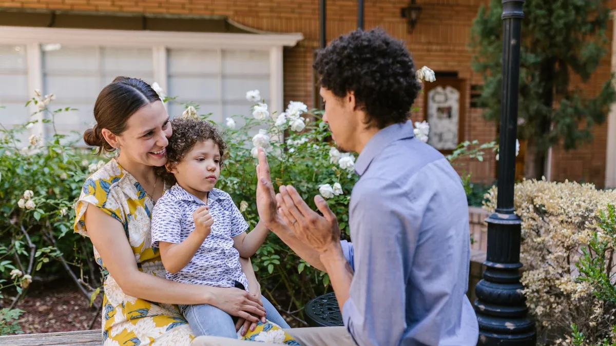 Éducation positive : 12 phrases à dire au lieu de crier